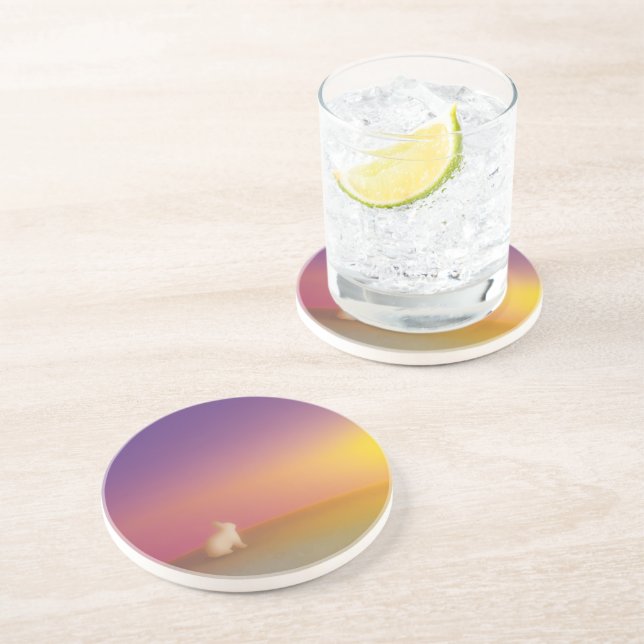 Porta-copos Coelho Branco Fofo em Colina Gramada ao Nascer do  (Lateral)