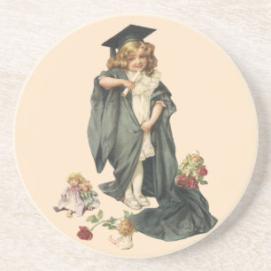 Porta-copos De Arenito Graduação Antiga, Menina Vestindo um Capa e Capelo