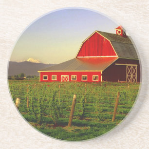 Porta-copos De Arenito Sol da noite em um celeiro em Skagit, Washington