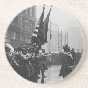 Porta-copos De Arenito Soldados do "búfalo" que retornam as cores - 1919