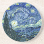 Porta-copos De Arenito Van Gogh - Noite Estrelada<br><div class="desc">A famosa pintura de Van Gogh, "A Noite Estrelada". Pintada durante sua estadia no asilo de Saint Remy nos anos 1880, Van Gogh retratou as colinas onduladas e ciprestes que via da sua janela. Digitalmente aprimorada por PixDezines. Copyright © 2008-2016 PixDezines.com™ e PixDezines™ na zazzle.com. Todos os direitos reservados.</div>