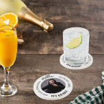 Porta-copos Festa de aniversário preto branco com foto da lend<br><div class="desc">Um fundo branco na moda. Texto: O Homem,  O Mito,  A Lenda. Personalize e adicione seu nome,  idade e foto. Texto preto.</div>