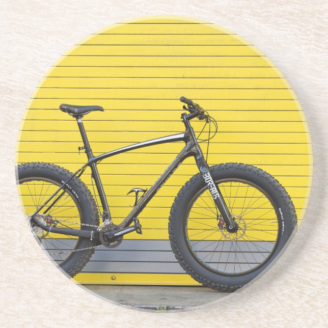 Porta-copos Moto de gordura na parede amarela (Frente)