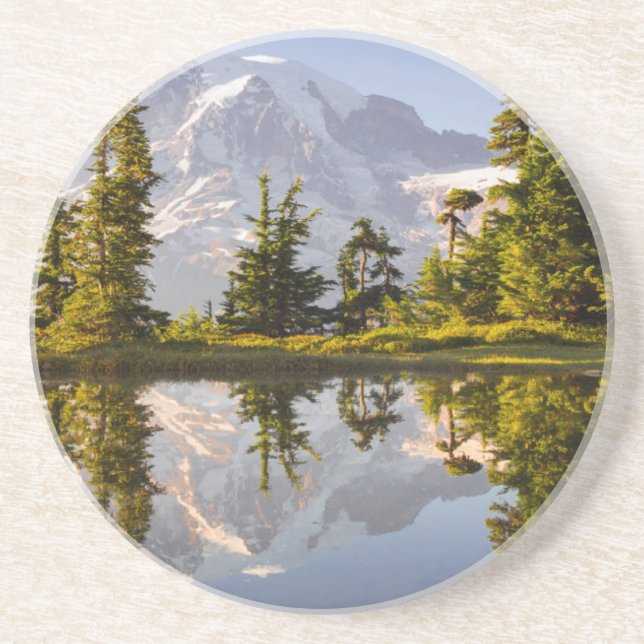 Porta-copos Mt. Rainier refletido em uma chuva perto do Pico d (Frente)