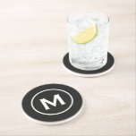 Porta-copos Pedra Clássica Negra Moderna em Monograma<br><div class="desc">Design com um mínimo de monogramas apresenta um fundo preto com a sua tipografia de blocos clássicos em branco para uma aparência simples e limpa de na moda.</div>
