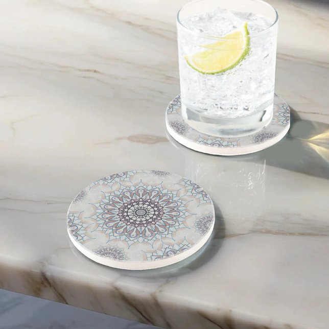 Porta-copos Pequeno floral branco caído para o campo (Criador carregado)