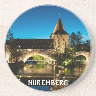 Porta-copos Ponte medieval antiga à noite em Nuremberg