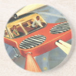 Porta-copos Vintage Science Ficting Carro Voador Futurístico<br><div class="desc">Imagem de vintage: viagem de ficção científica futurista e imagem de transporte. Um casal andando em um carro voador à noite com os faróis acesos. Parece um velho carro da polícia com a luz giratória no topo do telhado. Um clássico design de ficção científica de quadrinhos retrógrados do 50 do...</div>