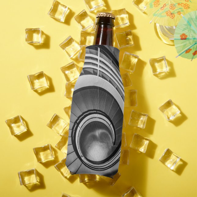 Porta-garrafa Escada Circular BW (Verão in situ)