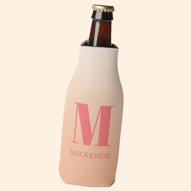 Porta-garrafa Gradiente de Pêssego do Nome Inicial do Monograma  (Monogram initial name personalized peach gradient bottle cooler)