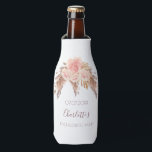 Porta-garrafa Pampas florais cor-de-rosa festa de solteira de bo<br><div class="desc">Um refrigerador para uma festa de solteira. Um fundo branco. Decorados com grama-pampas e flores cor-de-rosa e rosa. Personalize e adicione uma data,  nome. O nome é escrito em cor rosa escura de ouro com um estilo moderno,  escrito à mão.</div>