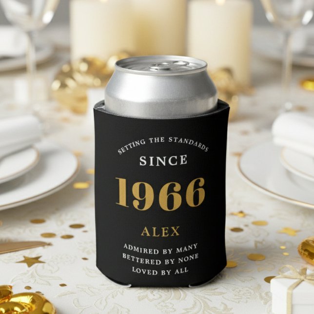 Porta-lata 60th Birthday Name 1966 Black Gold Elegant Chic (1966 can cooler on a white background.)