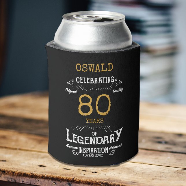 Porta-lata 80 Birthday Black Legendny Dourada Engraçado (A personalized 80th birthday elegant can cooler )