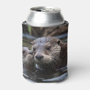 Porta-lata **"Adrift in Love: Mummy and Baby Otter"**