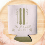 Porta-lata Apres Ski Funny Winter Bachelorette<br><div class="desc">Esta despedida personalizada engraçada pode resfriar "é tudo descida daqui" de um lado e ter espaço para um nome no outro. Perfeito para festas de solteira de esqui ou de inverno de Apres. Localizar itens de parte correspondentes no meu compro.</div>