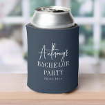 Porta-lata Azul de Partido Legal e Elegante Personalizado<br><div class="desc">Um partido minimalista moderno de solteiro pode resfriar com fácil personalização em uma elegante design de tipografia de roteiro. Esta é a versão azul escura empoeirada.</div>