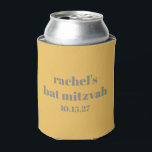 Porta-lata Bat Personalizado Mitzvah Favorece Cinzas Amarelas<br><div class="desc">Mantenha a festa legal com este Bat Mitzvah, personalizado, na moda, mais fixe! Com uma design moderna minimalista com tipografia ousada, esta manga de bebida personalizada é um favor divertido e prático para os hóspedes. Perfeito para recepções, comemorações, e seguidores de festas, isso pode mais resfriar e adicionar um toque...</div>