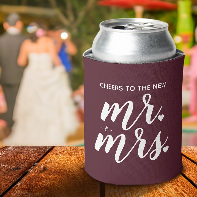 Porta-lata Burgundy Anima-Se Com O Novo Sr. & Sra. Wedding (Cheers To The New Mr. & Mrs. Wedding Can Cooler)