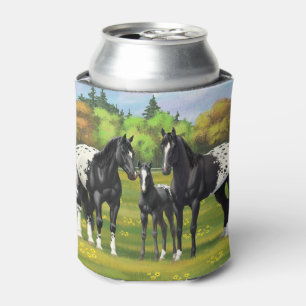 Porta-lata Cavalos Pretos De Appaloosa Em Pasto De Verão