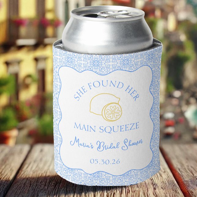 Porta-lata Chá de Panela Main Squeeze Lajota Azul Limão (Chic can cooler with a lemon theme—perfect for celebrating the bride-to-be! Customizable text.)