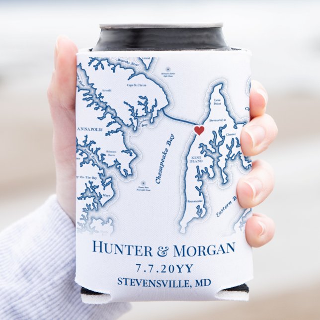 Porta-lata Chesapeake Bay Beach Club Blue Wedor Drink (Can Coozie Wedding Favor for a Chesapeake Bay Beach Club Wedding with Navy Blue Stevensville MD Map)