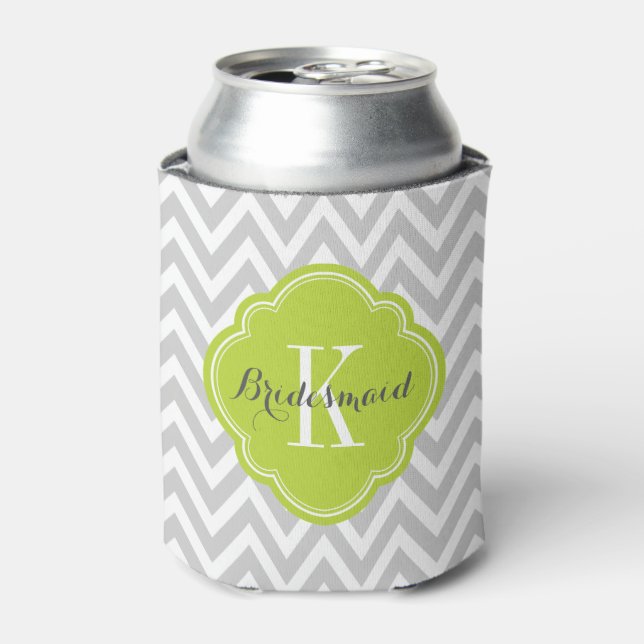 Porta-lata Cinza e Monograma Verde Chevron (Can Front)