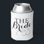 Porta-lata Cobrança Personalizada de Noivas de Casamentos de<br><div class="desc">Uma turma que pode com um branco "A Noiva" totalmente personalizado pode ser mais legal,  com anéis de casamento prateados interbloqueados de um lado e seus detalhes de casamento no fundo e apreciar sua celebração de solteira em cheio no estilo de noiva clássica.</div>