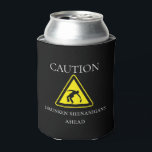 Porta-lata Cuidado Com Shenanigans Bêbados À Frente De Um Beb<br><div class="desc">Este design foi criado através da arte digital. Pode ser personalizado na área fornecer ou personalizar escolhendo o clique para personalizar mais opções e alterando o nome, as iniciais ou as palavras. Você também pode alterar a cor e o estilo do texto ou excluir o texto de um design de...</div>