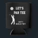Porta-lata Despedida de Golfe de Vamos de solteiro<br><div class="desc">Este design foi criado através da arte digital. Pode ser personalizado clicando no botão personalizar e alterando a cor, adicionando um nome, iniciais ou as suas palavras favoritas. Entre em contato comigo em colorflowcreations@gmail.com se você quiser usar este design em outro produto. Compre minha pintura de acrílico abstrato original para...</div>