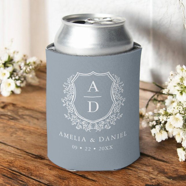 Porta-lata Dusty Blue Crest Modern Monogramas Casamento (Criador carregado)