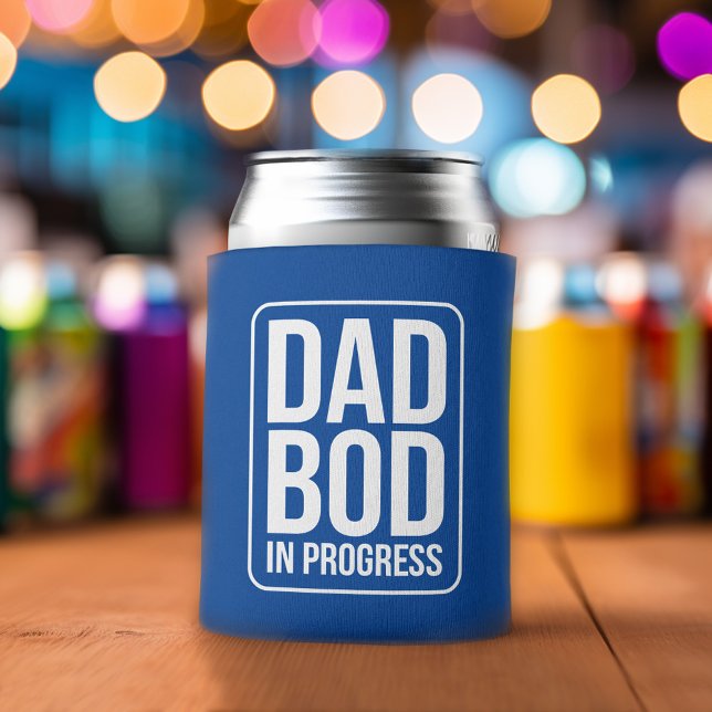 Porta-lata Engraçado Pai Bod em Andamento Dia de os pais Humo (Funny Can Cooler - Dad Bod in Progress - Father's Day Gift or a New Dad Favor)