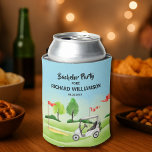 Porta-lata Festa de Despedida de Solteiro Tema de Golfe Nome<br><div class="desc">Esta embalagem refrigeradora para festa de despedida de solteiro festiva e colorida tem um tema de golfe e é perfeita para um golfista. Ela apresenta um carrinho de golfe com tacos de golfe em um campo de golfe. Muito para personalizar e tornar apropriado para o seu próprio evento - talvez...</div>