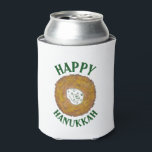 Porta-lata Latkes Feliz Hanukkah Chanukah Feriados Judeus<br><div class="desc">Design apresenta um marcador original ilustrativo de uma deliciosa panqueca de batata latke revestida com creme azedo, um grampeador na cozinha judaica. Ideal para comemorações de Hanukkah! Este design latke também está disponível em outros produtos. Muitos designs adicionais estão também disponíveis neste compro! Não vê o que está procurando? Precisa...</div>