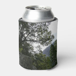 Porta-lata Manhã na trilha para as quedas vernais em Yosemit