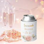 Porta-lata Narrador rosa de ouro floral eucalipto verde<br><div class="desc">Para um chá de panela ou uma festa de solteira. Um fundo branco chic. Decorados com ouro rosa, floral cor-de-rosa pincelado, flor (rosa) e folhas de eucalipto de cor aquosa verde, galhardetes, verde-verde e um cinturão de ouro falso. Personalize e adicione o nome da noiva. Ouros. Com o texto: Noiva...</div>