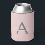 Porta-lata Nome do Monograma da Rapariga da Cinza Rosa Escamo<br><div class="desc">Cor-de-rosa e Cinza Simples Script Elegante Aniversário ou Festa de solteira Arrefecedores. Esses refrigeradores de Casamento,  Chá de panela ou Festa de aniversário podem ser personalizados para incluir seu primeiro nome. Entre em contato com o designer para obter itens correspondentes personalizados.</div>