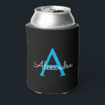 Porta-lata Nome do Monograma Girly de Script Preto Azul<br><div class="desc">Noite Elegante ou Festa de solteira de Arrefecedores Simples de Script Preto e Azul Esses refrigeradores de Casamento,  Chá de panela ou Festa de aniversário podem ser personalizados para incluir seu primeiro nome. Entre em contato com o designer para obter itens correspondentes personalizados.</div>