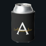 Porta-lata Nome do Monograma Rapariga de Script Moderno Doura<br><div class="desc">Noivado Elegante preto e Dourado,  ou Festas de solteira de refrigeradores. Esses refrigeradores de Casamento,  Chá de panela ou Festa de aniversário podem ser personalizados para incluir seu primeiro nome. Entre em contato com o designer para obter itens correspondentes personalizados.</div>