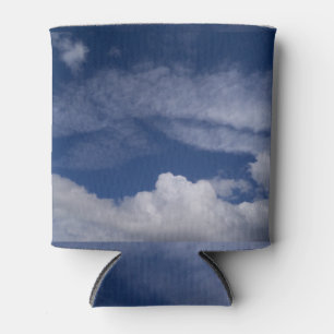 Porta-lata nuvens legal do céu azul