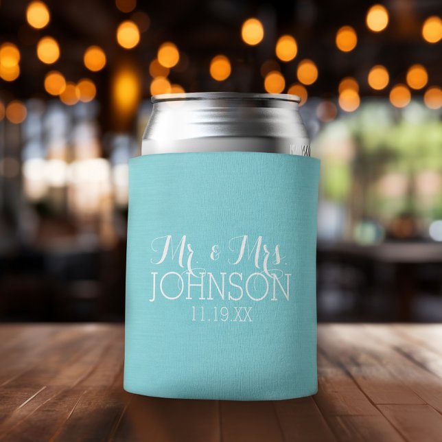 Porta-lata O Sr. & Sra. Casding Favor - Pastel Teal Blue (Wedding and Anniversary Can Cooler - Personalize with names and dates)