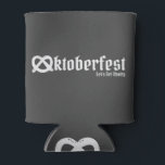 Porta-lata Oktoberfest Vamos Get Knotty Typografia Funny Pun<br><div class="desc">Vamos de Oktoberfest Pegue Knotty Typografia Engraçada Pun - Celebre Oktoberfest em outubro,  se vista com vamos,  beba cerveja alemã e coma comida bávara saborosa. Este design é um presente de excelente para amantes de cerveja dedicados a fazer para a Alemanha por uma autêntica "Oktoberfest".</div>