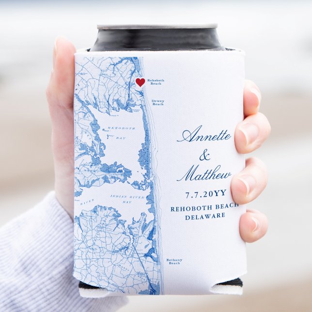 Porta-lata Rehoboth Beach Delaware Favorita de Bebida de Casa (Rehoboth Beach Delaware can cooler wedding favor with elegant navy blue map from Coastal Map Designs)