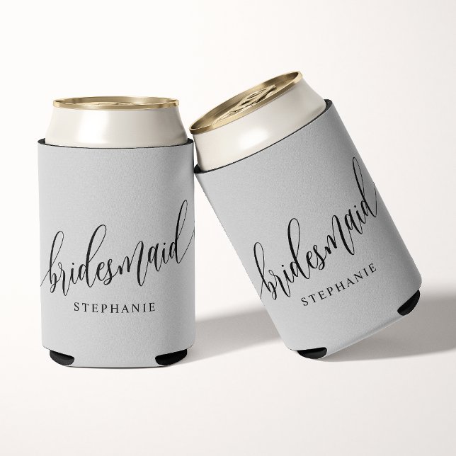 Porta-lata Script Moderno de Bridesmaid de Cinza Suave (Criador carregado)