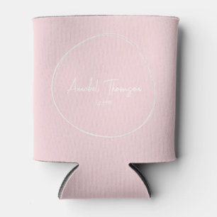 Porta-lata Sussurro Rosa com Nome em Círculo Desenhado