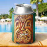 Porta-lata Tiki Time Divertido Vintage Legal Retro Tropical<br><div class="desc">Em algum lugar do mundo é sempre "tempo tiki" e você sabe o que isso significa. Surround-se com boas vibrações sempre que você bebe desta fotografia de rosto tiki de madeira Havaiana fofa, bonita, divertida, legal, feroz e retrógrada pode resfriar. Faz um presente de excelente para alguém especial! Você pode...</div>