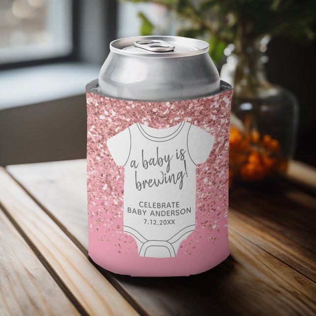 Porta-lata Um Bebê está se reproduzindo — Casais Chá, brilho  (Baby Shower Favor - Personalized Can Cooler for a Couple's Shower - A Baby is Brewing)