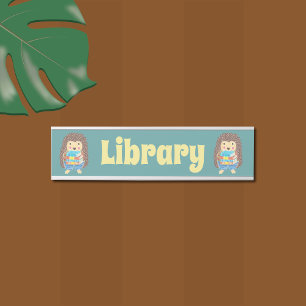 Porta Placa conhecida de suspensão da biblioteca escola