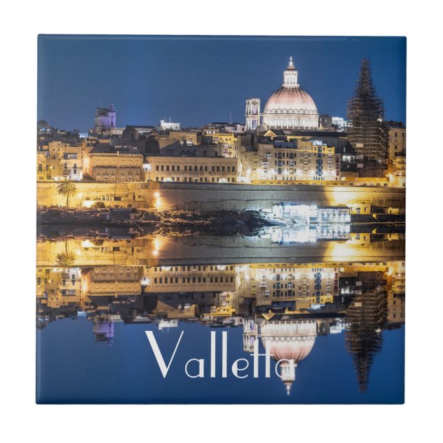Porto da cidade antiga de La Valetta à noite (Frente)
