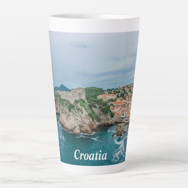 Porto de Dubrovnik e caneca latina do centro da ci (Frente)