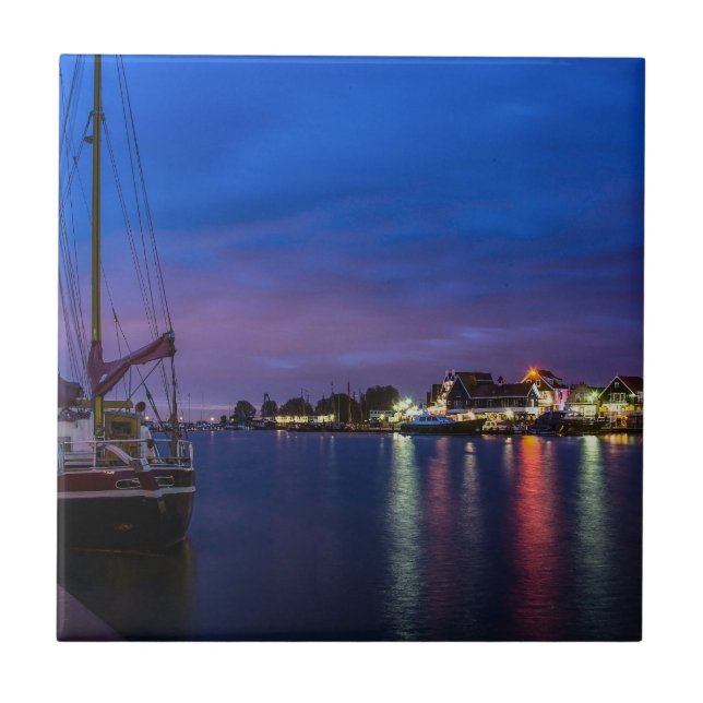 Porto iluminado de Volendam à noite (Frente)